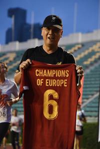 BIB: 
                            <button type="button" onclick="openModal(6005267)" class="btn btn-primary btn-sm float-right btn-popup" data-toggle="modal" data-target=".modal-high-quality">
                        <i class="fas fa-shopping-cart"></i> Add to Cart
                    </button>
                                            <button type="button" onclick="isThisMe(6005267, true)" class="btn btn-success btn-sm float-right btn-popup btn-isme hidden" data-toggle="tooltip" data-placement="bottom" title="นี่คือรูปของคุณใช่ไหม คลิกที่นี่เพื่อเอาเข้าอัลบั้ม">
                        <i class="fas fa-plus"></i> Add to album
                    </button>
                    <button type="button" onclick="isThisMe(6005267, false)" class="btn btn-warning btn-sm float-right btn-popup btn-isnotme hidden">
                        <i class="fas fa-ban"></i> Remove from album
                    </button>