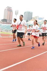 BIB: 4254, 4008, 4007
                            <button type="button" onclick="openModal(6017251)" class="btn btn-primary btn-sm float-right btn-popup" data-toggle="modal" data-target=".modal-high-quality">
                        <i class="fas fa-shopping-cart"></i> Add to Cart
                    </button>
                                            <button type="button" onclick="isThisMe(6017251, true)" class="btn btn-success btn-sm float-right btn-popup btn-isme hidden" data-toggle="tooltip" data-placement="bottom" title="นี่คือรูปของคุณใช่ไหม คลิกที่นี่เพื่อเอาเข้าอัลบั้ม">
                        <i class="fas fa-plus"></i> Add to album
                    </button>
                    <button type="button" onclick="isThisMe(6017251, false)" class="btn btn-warning btn-sm float-right btn-popup btn-isnotme hidden">
                        <i class="fas fa-ban"></i> Remove from album
                    </button>