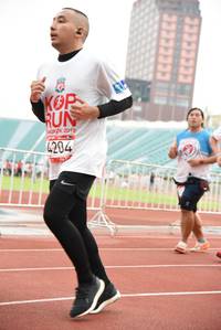 BIB: 2019, 4204
                            <button type="button" onclick="openModal(6017283)" class="btn btn-primary btn-sm float-right btn-popup" data-toggle="modal" data-target=".modal-high-quality">
                        <i class="fas fa-shopping-cart"></i> Add to Cart
                    </button>
                                            <button type="button" onclick="isThisMe(6017283, true)" class="btn btn-success btn-sm float-right btn-popup btn-isme hidden" data-toggle="tooltip" data-placement="bottom" title="นี่คือรูปของคุณใช่ไหม คลิกที่นี่เพื่อเอาเข้าอัลบั้ม">
                        <i class="fas fa-plus"></i> Add to album
                    </button>
                    <button type="button" onclick="isThisMe(6017283, false)" class="btn btn-warning btn-sm float-right btn-popup btn-isnotme hidden">
                        <i class="fas fa-ban"></i> Remove from album
                    </button>