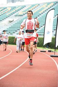 BIB: 1637
                            <button type="button" onclick="openModal(6013304)" class="btn btn-primary btn-sm float-right btn-popup" data-toggle="modal" data-target=".modal-high-quality">
                        <i class="fas fa-shopping-cart"></i> Add to Cart
                    </button>
                                            <button type="button" onclick="isThisMe(6013304, true)" class="btn btn-success btn-sm float-right btn-popup btn-isme hidden" data-toggle="tooltip" data-placement="bottom" title="นี่คือรูปของคุณใช่ไหม คลิกที่นี่เพื่อเอาเข้าอัลบั้ม">
                        <i class="fas fa-plus"></i> Add to album
                    </button>
                    <button type="button" onclick="isThisMe(6013304, false)" class="btn btn-warning btn-sm float-right btn-popup btn-isnotme hidden">
                        <i class="fas fa-ban"></i> Remove from album
                    </button>