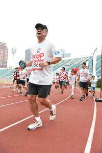 BIB: 8870
                            <button type="button" onclick="openModal(6011385)" class="btn btn-primary btn-sm float-right btn-popup" data-toggle="modal" data-target=".modal-high-quality">
                        <i class="fas fa-shopping-cart"></i> Add to Cart
                    </button>
                                            <button type="button" onclick="isThisMe(6011385, true)" class="btn btn-success btn-sm float-right btn-popup btn-isme hidden" data-toggle="tooltip" data-placement="bottom" title="นี่คือรูปของคุณใช่ไหม คลิกที่นี่เพื่อเอาเข้าอัลบั้ม">
                        <i class="fas fa-plus"></i> Add to album
                    </button>
                    <button type="button" onclick="isThisMe(6011385, false)" class="btn btn-warning btn-sm float-right btn-popup btn-isnotme hidden">
                        <i class="fas fa-ban"></i> Remove from album
                    </button>