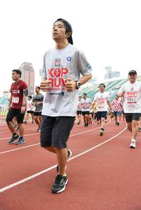 BIB: 5862, 535, 
                            <button type="button" onclick="openModal(6011384)" class="btn btn-primary btn-sm float-right btn-popup" data-toggle="modal" data-target=".modal-high-quality">
                        <i class="fas fa-shopping-cart"></i> Add to Cart
                    </button>
                                            <button type="button" onclick="isThisMe(6011384, true)" class="btn btn-success btn-sm float-right btn-popup btn-isme hidden" data-toggle="tooltip" data-placement="bottom" title="นี่คือรูปของคุณใช่ไหม คลิกที่นี่เพื่อเอาเข้าอัลบั้ม">
                        <i class="fas fa-plus"></i> Add to album
                    </button>
                    <button type="button" onclick="isThisMe(6011384, false)" class="btn btn-warning btn-sm float-right btn-popup btn-isnotme hidden">
                        <i class="fas fa-ban"></i> Remove from album
                    </button>