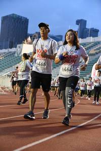 BIB: 6465, 6464, 758
                            <button type="button" onclick="openModal(6005917)" class="btn btn-primary btn-sm float-right btn-popup" data-toggle="modal" data-target=".modal-high-quality">
                        <i class="fas fa-shopping-cart"></i> Add to Cart
                    </button>
                                            <button type="button" onclick="isThisMe(6005917, true)" class="btn btn-success btn-sm float-right btn-popup btn-isme hidden" data-toggle="tooltip" data-placement="bottom" title="นี่คือรูปของคุณใช่ไหม คลิกที่นี่เพื่อเอาเข้าอัลบั้ม">
                        <i class="fas fa-plus"></i> Add to album
                    </button>
                    <button type="button" onclick="isThisMe(6005917, false)" class="btn btn-warning btn-sm float-right btn-popup btn-isnotme hidden">
                        <i class="fas fa-ban"></i> Remove from album
                    </button>