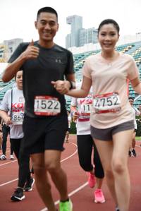 BIB: 1522, 14752
                            <button type="button" onclick="openModal(6009209)" class="btn btn-primary btn-sm float-right btn-popup" data-toggle="modal" data-target=".modal-high-quality">
                        <i class="fas fa-shopping-cart"></i> Add to Cart
                    </button>
                                            <button type="button" onclick="isThisMe(6009209, true)" class="btn btn-success btn-sm float-right btn-popup btn-isme hidden" data-toggle="tooltip" data-placement="bottom" title="นี่คือรูปของคุณใช่ไหม คลิกที่นี่เพื่อเอาเข้าอัลบั้ม">
                        <i class="fas fa-plus"></i> Add to album
                    </button>
                    <button type="button" onclick="isThisMe(6009209, false)" class="btn btn-warning btn-sm float-right btn-popup btn-isnotme hidden">
                        <i class="fas fa-ban"></i> Remove from album
                    </button>