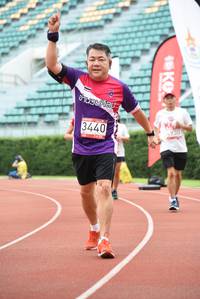 BIB: 3440, 
                            <button type="button" onclick="openModal(6018033)" class="btn btn-primary btn-sm float-right btn-popup" data-toggle="modal" data-target=".modal-high-quality">
                        <i class="fas fa-shopping-cart"></i> Add to Cart
                    </button>
                                            <button type="button" onclick="isThisMe(6018033, true)" class="btn btn-success btn-sm float-right btn-popup btn-isme hidden" data-toggle="tooltip" data-placement="bottom" title="นี่คือรูปของคุณใช่ไหม คลิกที่นี่เพื่อเอาเข้าอัลบั้ม">
                        <i class="fas fa-plus"></i> Add to album
                    </button>
                    <button type="button" onclick="isThisMe(6018033, false)" class="btn btn-warning btn-sm float-right btn-popup btn-isnotme hidden">
                        <i class="fas fa-ban"></i> Remove from album
                    </button>