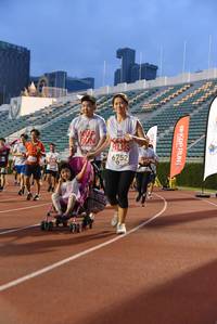 BIB: 6752
                            <button type="button" onclick="openModal(6005502)" class="btn btn-primary btn-sm float-right btn-popup" data-toggle="modal" data-target=".modal-high-quality">
                        <i class="fas fa-shopping-cart"></i> Add to Cart
                    </button>
                                            <button type="button" onclick="isThisMe(6005502, true)" class="btn btn-success btn-sm float-right btn-popup btn-isme hidden" data-toggle="tooltip" data-placement="bottom" title="นี่คือรูปของคุณใช่ไหม คลิกที่นี่เพื่อเอาเข้าอัลบั้ม">
                        <i class="fas fa-plus"></i> Add to album
                    </button>
                    <button type="button" onclick="isThisMe(6005502, false)" class="btn btn-warning btn-sm float-right btn-popup btn-isnotme hidden">
                        <i class="fas fa-ban"></i> Remove from album
                    </button>