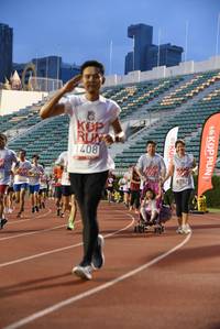 BIB: 1408, 6752
                            <button type="button" onclick="openModal(6005496)" class="btn btn-primary btn-sm float-right btn-popup" data-toggle="modal" data-target=".modal-high-quality">
                        <i class="fas fa-shopping-cart"></i> Add to Cart
                    </button>
                                            <button type="button" onclick="isThisMe(6005496, true)" class="btn btn-success btn-sm float-right btn-popup btn-isme hidden" data-toggle="tooltip" data-placement="bottom" title="นี่คือรูปของคุณใช่ไหม คลิกที่นี่เพื่อเอาเข้าอัลบั้ม">
                        <i class="fas fa-plus"></i> Add to album
                    </button>
                    <button type="button" onclick="isThisMe(6005496, false)" class="btn btn-warning btn-sm float-right btn-popup btn-isnotme hidden">
                        <i class="fas fa-ban"></i> Remove from album
                    </button>