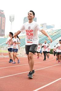 BIB: 201, 4254, 261, 476
                            <button type="button" onclick="openModal(6017256)" class="btn btn-primary btn-sm float-right btn-popup" data-toggle="modal" data-target=".modal-high-quality">
                        <i class="fas fa-shopping-cart"></i> Add to Cart
                    </button>
                                            <button type="button" onclick="isThisMe(6017256, true)" class="btn btn-success btn-sm float-right btn-popup btn-isme hidden" data-toggle="tooltip" data-placement="bottom" title="นี่คือรูปของคุณใช่ไหม คลิกที่นี่เพื่อเอาเข้าอัลบั้ม">
                        <i class="fas fa-plus"></i> Add to album
                    </button>
                    <button type="button" onclick="isThisMe(6017256, false)" class="btn btn-warning btn-sm float-right btn-popup btn-isnotme hidden">
                        <i class="fas fa-ban"></i> Remove from album
                    </button>