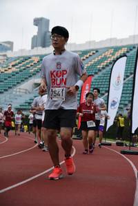 BIB: 7541, 201, 788
                            <button type="button" onclick="openModal(6007056)" class="btn btn-primary btn-sm float-right btn-popup" data-toggle="modal" data-target=".modal-high-quality">
                        <i class="fas fa-shopping-cart"></i> Add to Cart
                    </button>
                                            <button type="button" onclick="isThisMe(6007056, true)" class="btn btn-success btn-sm float-right btn-popup btn-isme hidden" data-toggle="tooltip" data-placement="bottom" title="นี่คือรูปของคุณใช่ไหม คลิกที่นี่เพื่อเอาเข้าอัลบั้ม">
                        <i class="fas fa-plus"></i> Add to album
                    </button>
                    <button type="button" onclick="isThisMe(6007056, false)" class="btn btn-warning btn-sm float-right btn-popup btn-isnotme hidden">
                        <i class="fas fa-ban"></i> Remove from album
                    </button>