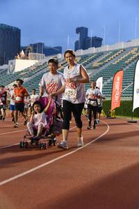 BIB: 752
                            <button type="button" onclick="openModal(6005504)" class="btn btn-primary btn-sm float-right btn-popup" data-toggle="modal" data-target=".modal-high-quality">
                        <i class="fas fa-shopping-cart"></i> Add to Cart
                    </button>
                                            <button type="button" onclick="isThisMe(6005504, true)" class="btn btn-success btn-sm float-right btn-popup btn-isme hidden" data-toggle="tooltip" data-placement="bottom" title="นี่คือรูปของคุณใช่ไหม คลิกที่นี่เพื่อเอาเข้าอัลบั้ม">
                        <i class="fas fa-plus"></i> Add to album
                    </button>
                    <button type="button" onclick="isThisMe(6005504, false)" class="btn btn-warning btn-sm float-right btn-popup btn-isnotme hidden">
                        <i class="fas fa-ban"></i> Remove from album
                    </button>