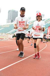 BIB: 201, 1636, 1631
                            <button type="button" onclick="openModal(6017229)" class="btn btn-primary btn-sm float-right btn-popup" data-toggle="modal" data-target=".modal-high-quality">
                        <i class="fas fa-shopping-cart"></i> Add to Cart
                    </button>
                                            <button type="button" onclick="isThisMe(6017229, true)" class="btn btn-success btn-sm float-right btn-popup btn-isme hidden" data-toggle="tooltip" data-placement="bottom" title="นี่คือรูปของคุณใช่ไหม คลิกที่นี่เพื่อเอาเข้าอัลบั้ม">
                        <i class="fas fa-plus"></i> Add to album
                    </button>
                    <button type="button" onclick="isThisMe(6017229, false)" class="btn btn-warning btn-sm float-right btn-popup btn-isnotme hidden">
                        <i class="fas fa-ban"></i> Remove from album
                    </button>