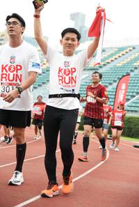 BIB: 301
                            <button type="button" onclick="openModal(6011514)" class="btn btn-primary btn-sm float-right btn-popup" data-toggle="modal" data-target=".modal-high-quality">
                        <i class="fas fa-shopping-cart"></i> Add to Cart
                    </button>
                                            <button type="button" onclick="isThisMe(6011514, true)" class="btn btn-success btn-sm float-right btn-popup btn-isme hidden" data-toggle="tooltip" data-placement="bottom" title="นี่คือรูปของคุณใช่ไหม คลิกที่นี่เพื่อเอาเข้าอัลบั้ม">
                        <i class="fas fa-plus"></i> Add to album
                    </button>
                    <button type="button" onclick="isThisMe(6011514, false)" class="btn btn-warning btn-sm float-right btn-popup btn-isnotme hidden">
                        <i class="fas fa-ban"></i> Remove from album
                    </button>