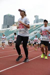 BIB: 6519, 6507
                            <button type="button" onclick="openModal(6007752)" class="btn btn-primary btn-sm float-right btn-popup" data-toggle="modal" data-target=".modal-high-quality">
                        <i class="fas fa-shopping-cart"></i> Add to Cart
                    </button>
                                            <button type="button" onclick="isThisMe(6007752, true)" class="btn btn-success btn-sm float-right btn-popup btn-isme hidden" data-toggle="tooltip" data-placement="bottom" title="นี่คือรูปของคุณใช่ไหม คลิกที่นี่เพื่อเอาเข้าอัลบั้ม">
                        <i class="fas fa-plus"></i> Add to album
                    </button>
                    <button type="button" onclick="isThisMe(6007752, false)" class="btn btn-warning btn-sm float-right btn-popup btn-isnotme hidden">
                        <i class="fas fa-ban"></i> Remove from album
                    </button>