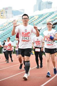 BIB: 3343, 3342, 5067
                            <button type="button" onclick="openModal(6016876)" class="btn btn-primary btn-sm float-right btn-popup" data-toggle="modal" data-target=".modal-high-quality">
                        <i class="fas fa-shopping-cart"></i> Add to Cart
                    </button>
                                            <button type="button" onclick="isThisMe(6016876, true)" class="btn btn-success btn-sm float-right btn-popup btn-isme hidden" data-toggle="tooltip" data-placement="bottom" title="นี่คือรูปของคุณใช่ไหม คลิกที่นี่เพื่อเอาเข้าอัลบั้ม">
                        <i class="fas fa-plus"></i> Add to album
                    </button>
                    <button type="button" onclick="isThisMe(6016876, false)" class="btn btn-warning btn-sm float-right btn-popup btn-isnotme hidden">
                        <i class="fas fa-ban"></i> Remove from album
                    </button>