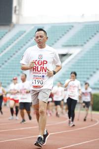 BIB: 2019, 4190
                            <button type="button" onclick="openModal(5999633)" class="btn btn-primary btn-sm float-right btn-popup" data-toggle="modal" data-target=".modal-high-quality">
                        <i class="fas fa-shopping-cart"></i> Add to Cart
                    </button>
                                            <button type="button" onclick="isThisMe(5999633, true)" class="btn btn-success btn-sm float-right btn-popup btn-isme hidden" data-toggle="tooltip" data-placement="bottom" title="นี่คือรูปของคุณใช่ไหม คลิกที่นี่เพื่อเอาเข้าอัลบั้ม">
                        <i class="fas fa-plus"></i> Add to album
                    </button>
                    <button type="button" onclick="isThisMe(5999633, false)" class="btn btn-warning btn-sm float-right btn-popup btn-isnotme hidden">
                        <i class="fas fa-ban"></i> Remove from album
                    </button>