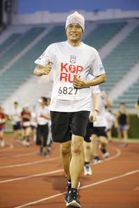 BIB: 6827
                            <button type="button" onclick="openModal(5969057)" class="btn btn-primary btn-sm float-right btn-popup" data-toggle="modal" data-target=".modal-high-quality">
                        <i class="fas fa-shopping-cart"></i> Add to Cart
                    </button>
                                            <button type="button" onclick="isThisMe(5969057, true)" class="btn btn-success btn-sm float-right btn-popup btn-isme hidden" data-toggle="tooltip" data-placement="bottom" title="นี่คือรูปของคุณใช่ไหม คลิกที่นี่เพื่อเอาเข้าอัลบั้ม">
                        <i class="fas fa-plus"></i> Add to album
                    </button>
                    <button type="button" onclick="isThisMe(5969057, false)" class="btn btn-warning btn-sm float-right btn-popup btn-isnotme hidden">
                        <i class="fas fa-ban"></i> Remove from album
                    </button>