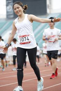 BIB: 1074, 585
                            <button type="button" onclick="openModal(5999087)" class="btn btn-primary btn-sm float-right btn-popup" data-toggle="modal" data-target=".modal-high-quality">
                        <i class="fas fa-shopping-cart"></i> Add to Cart
                    </button>
                                            <button type="button" onclick="isThisMe(5999087, true)" class="btn btn-success btn-sm float-right btn-popup btn-isme hidden" data-toggle="tooltip" data-placement="bottom" title="นี่คือรูปของคุณใช่ไหม คลิกที่นี่เพื่อเอาเข้าอัลบั้ม">
                        <i class="fas fa-plus"></i> Add to album
                    </button>
                    <button type="button" onclick="isThisMe(5999087, false)" class="btn btn-warning btn-sm float-right btn-popup btn-isnotme hidden">
                        <i class="fas fa-ban"></i> Remove from album
                    </button>