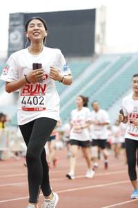 BIB: 4402, 377
                            <button type="button" onclick="openModal(6000135)" class="btn btn-primary btn-sm float-right btn-popup" data-toggle="modal" data-target=".modal-high-quality">
                        <i class="fas fa-shopping-cart"></i> Add to Cart
                    </button>
                                            <button type="button" onclick="isThisMe(6000135, true)" class="btn btn-success btn-sm float-right btn-popup btn-isme hidden" data-toggle="tooltip" data-placement="bottom" title="นี่คือรูปของคุณใช่ไหม คลิกที่นี่เพื่อเอาเข้าอัลบั้ม">
                        <i class="fas fa-plus"></i> Add to album
                    </button>
                    <button type="button" onclick="isThisMe(6000135, false)" class="btn btn-warning btn-sm float-right btn-popup btn-isnotme hidden">
                        <i class="fas fa-ban"></i> Remove from album
                    </button>