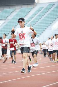 BIB: 1748, 110
                            <button type="button" onclick="openModal(5997970)" class="btn btn-primary btn-sm float-right btn-popup" data-toggle="modal" data-target=".modal-high-quality">
                        <i class="fas fa-shopping-cart"></i> Add to Cart
                    </button>
                                            <button type="button" onclick="isThisMe(5997970, true)" class="btn btn-success btn-sm float-right btn-popup btn-isme hidden" data-toggle="tooltip" data-placement="bottom" title="นี่คือรูปของคุณใช่ไหม คลิกที่นี่เพื่อเอาเข้าอัลบั้ม">
                        <i class="fas fa-plus"></i> Add to album
                    </button>
                    <button type="button" onclick="isThisMe(5997970, false)" class="btn btn-warning btn-sm float-right btn-popup btn-isnotme hidden">
                        <i class="fas fa-ban"></i> Remove from album
                    </button>