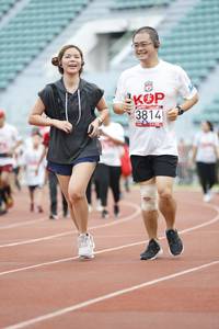 BIB: 3814
                            <button type="button" onclick="openModal(5999410)" class="btn btn-primary btn-sm float-right btn-popup" data-toggle="modal" data-target=".modal-high-quality">
                        <i class="fas fa-shopping-cart"></i> Add to Cart
                    </button>
                                            <button type="button" onclick="isThisMe(5999410, true)" class="btn btn-success btn-sm float-right btn-popup btn-isme hidden" data-toggle="tooltip" data-placement="bottom" title="นี่คือรูปของคุณใช่ไหม คลิกที่นี่เพื่อเอาเข้าอัลบั้ม">
                        <i class="fas fa-plus"></i> Add to album
                    </button>
                    <button type="button" onclick="isThisMe(5999410, false)" class="btn btn-warning btn-sm float-right btn-popup btn-isnotme hidden">
                        <i class="fas fa-ban"></i> Remove from album
                    </button>