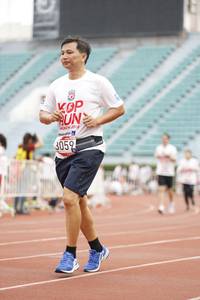 BIB: 2019, 3059
                            <button type="button" onclick="openModal(6000549)" class="btn btn-primary btn-sm float-right btn-popup" data-toggle="modal" data-target=".modal-high-quality">
                        <i class="fas fa-shopping-cart"></i> Add to Cart
                    </button>
                                            <button type="button" onclick="isThisMe(6000549, true)" class="btn btn-success btn-sm float-right btn-popup btn-isme hidden" data-toggle="tooltip" data-placement="bottom" title="นี่คือรูปของคุณใช่ไหม คลิกที่นี่เพื่อเอาเข้าอัลบั้ม">
                        <i class="fas fa-plus"></i> Add to album
                    </button>
                    <button type="button" onclick="isThisMe(6000549, false)" class="btn btn-warning btn-sm float-right btn-popup btn-isnotme hidden">
                        <i class="fas fa-ban"></i> Remove from album
                    </button>