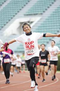 BIB: 2806, 566
                            <button type="button" onclick="openModal(6000064)" class="btn btn-primary btn-sm float-right btn-popup" data-toggle="modal" data-target=".modal-high-quality">
                        <i class="fas fa-shopping-cart"></i> Add to Cart
                    </button>
                                            <button type="button" onclick="isThisMe(6000064, true)" class="btn btn-success btn-sm float-right btn-popup btn-isme hidden" data-toggle="tooltip" data-placement="bottom" title="นี่คือรูปของคุณใช่ไหม คลิกที่นี่เพื่อเอาเข้าอัลบั้ม">
                        <i class="fas fa-plus"></i> Add to album
                    </button>
                    <button type="button" onclick="isThisMe(6000064, false)" class="btn btn-warning btn-sm float-right btn-popup btn-isnotme hidden">
                        <i class="fas fa-ban"></i> Remove from album
                    </button>