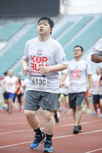 BIB: 916, 6130
                            <button type="button" onclick="openModal(5997489)" class="btn btn-primary btn-sm float-right btn-popup" data-toggle="modal" data-target=".modal-high-quality">
                        <i class="fas fa-shopping-cart"></i> Add to Cart
                    </button>
                                            <button type="button" onclick="isThisMe(5997489, true)" class="btn btn-success btn-sm float-right btn-popup btn-isme hidden" data-toggle="tooltip" data-placement="bottom" title="นี่คือรูปของคุณใช่ไหม คลิกที่นี่เพื่อเอาเข้าอัลบั้ม">
                        <i class="fas fa-plus"></i> Add to album
                    </button>
                    <button type="button" onclick="isThisMe(5997489, false)" class="btn btn-warning btn-sm float-right btn-popup btn-isnotme hidden">
                        <i class="fas fa-ban"></i> Remove from album
                    </button>