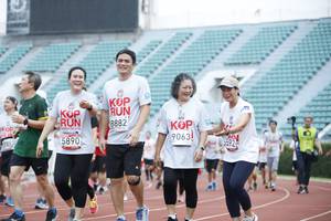 BIB: 8882, 9063, 5890, 5592
                            <button type="button" onclick="openModal(5996857)" class="btn btn-primary btn-sm float-right btn-popup" data-toggle="modal" data-target=".modal-high-quality">
                        <i class="fas fa-shopping-cart"></i> Add to Cart
                    </button>
                                            <button type="button" onclick="isThisMe(5996857, true)" class="btn btn-success btn-sm float-right btn-popup btn-isme hidden" data-toggle="tooltip" data-placement="bottom" title="นี่คือรูปของคุณใช่ไหม คลิกที่นี่เพื่อเอาเข้าอัลบั้ม">
                        <i class="fas fa-plus"></i> Add to album
                    </button>
                    <button type="button" onclick="isThisMe(5996857, false)" class="btn btn-warning btn-sm float-right btn-popup btn-isnotme hidden">
                        <i class="fas fa-ban"></i> Remove from album
                    </button>