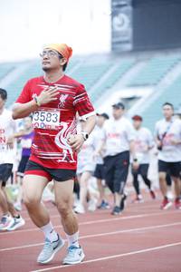 BIB: 3583
                            <button type="button" onclick="openModal(5996220)" class="btn btn-primary btn-sm float-right btn-popup" data-toggle="modal" data-target=".modal-high-quality">
                        <i class="fas fa-shopping-cart"></i> Add to Cart
                    </button>
                                            <button type="button" onclick="isThisMe(5996220, true)" class="btn btn-success btn-sm float-right btn-popup btn-isme hidden" data-toggle="tooltip" data-placement="bottom" title="นี่คือรูปของคุณใช่ไหม คลิกที่นี่เพื่อเอาเข้าอัลบั้ม">
                        <i class="fas fa-plus"></i> Add to album
                    </button>
                    <button type="button" onclick="isThisMe(5996220, false)" class="btn btn-warning btn-sm float-right btn-popup btn-isnotme hidden">
                        <i class="fas fa-ban"></i> Remove from album
                    </button>