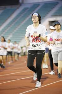 BIB: 7191, 8425
                            <button type="button" onclick="openModal(5975131)" class="btn btn-primary btn-sm float-right btn-popup" data-toggle="modal" data-target=".modal-high-quality">
                        <i class="fas fa-shopping-cart"></i> Add to Cart
                    </button>
                                            <button type="button" onclick="isThisMe(5975131, true)" class="btn btn-success btn-sm float-right btn-popup btn-isme hidden" data-toggle="tooltip" data-placement="bottom" title="นี่คือรูปของคุณใช่ไหม คลิกที่นี่เพื่อเอาเข้าอัลบั้ม">
                        <i class="fas fa-plus"></i> Add to album
                    </button>
                    <button type="button" onclick="isThisMe(5975131, false)" class="btn btn-warning btn-sm float-right btn-popup btn-isnotme hidden">
                        <i class="fas fa-ban"></i> Remove from album
                    </button>