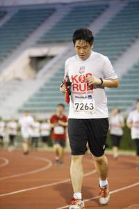 BIB: 2019, 7263
                            <button type="button" onclick="openModal(5971944)" class="btn btn-primary btn-sm float-right btn-popup" data-toggle="modal" data-target=".modal-high-quality">
                        <i class="fas fa-shopping-cart"></i> Add to Cart
                    </button>
                                            <button type="button" onclick="isThisMe(5971944, true)" class="btn btn-success btn-sm float-right btn-popup btn-isme hidden" data-toggle="tooltip" data-placement="bottom" title="นี่คือรูปของคุณใช่ไหม คลิกที่นี่เพื่อเอาเข้าอัลบั้ม">
                        <i class="fas fa-plus"></i> Add to album
                    </button>
                    <button type="button" onclick="isThisMe(5971944, false)" class="btn btn-warning btn-sm float-right btn-popup btn-isnotme hidden">
                        <i class="fas fa-ban"></i> Remove from album
                    </button>