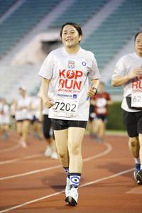 BIB: 2019, 7202
                            <button type="button" onclick="openModal(5974490)" class="btn btn-primary btn-sm float-right btn-popup" data-toggle="modal" data-target=".modal-high-quality">
                        <i class="fas fa-shopping-cart"></i> Add to Cart
                    </button>
                                            <button type="button" onclick="isThisMe(5974490, true)" class="btn btn-success btn-sm float-right btn-popup btn-isme hidden" data-toggle="tooltip" data-placement="bottom" title="นี่คือรูปของคุณใช่ไหม คลิกที่นี่เพื่อเอาเข้าอัลบั้ม">
                        <i class="fas fa-plus"></i> Add to album
                    </button>
                    <button type="button" onclick="isThisMe(5974490, false)" class="btn btn-warning btn-sm float-right btn-popup btn-isnotme hidden">
                        <i class="fas fa-ban"></i> Remove from album
                    </button>