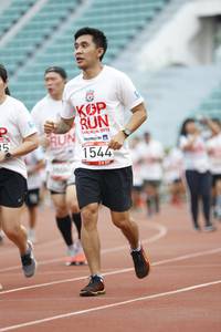 BIB: 1544, 2019
                            <button type="button" onclick="openModal(5998912)" class="btn btn-primary btn-sm float-right btn-popup" data-toggle="modal" data-target=".modal-high-quality">
                        <i class="fas fa-shopping-cart"></i> Add to Cart
                    </button>
                                            <button type="button" onclick="isThisMe(5998912, true)" class="btn btn-success btn-sm float-right btn-popup btn-isme hidden" data-toggle="tooltip" data-placement="bottom" title="นี่คือรูปของคุณใช่ไหม คลิกที่นี่เพื่อเอาเข้าอัลบั้ม">
                        <i class="fas fa-plus"></i> Add to album
                    </button>
                    <button type="button" onclick="isThisMe(5998912, false)" class="btn btn-warning btn-sm float-right btn-popup btn-isnotme hidden">
                        <i class="fas fa-ban"></i> Remove from album
                    </button>