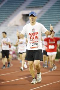 BIB: 201, 1290
                            <button type="button" onclick="openModal(5973511)" class="btn btn-primary btn-sm float-right btn-popup" data-toggle="modal" data-target=".modal-high-quality">
                        <i class="fas fa-shopping-cart"></i> Add to Cart
                    </button>
                                            <button type="button" onclick="isThisMe(5973511, true)" class="btn btn-success btn-sm float-right btn-popup btn-isme hidden" data-toggle="tooltip" data-placement="bottom" title="นี่คือรูปของคุณใช่ไหม คลิกที่นี่เพื่อเอาเข้าอัลบั้ม">
                        <i class="fas fa-plus"></i> Add to album
                    </button>
                    <button type="button" onclick="isThisMe(5973511, false)" class="btn btn-warning btn-sm float-right btn-popup btn-isnotme hidden">
                        <i class="fas fa-ban"></i> Remove from album
                    </button>