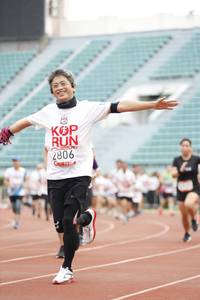 BIB: 2806
                            <button type="button" onclick="openModal(6000072)" class="btn btn-primary btn-sm float-right btn-popup" data-toggle="modal" data-target=".modal-high-quality">
                        <i class="fas fa-shopping-cart"></i> Add to Cart
                    </button>
                                            <button type="button" onclick="isThisMe(6000072, true)" class="btn btn-success btn-sm float-right btn-popup btn-isme hidden" data-toggle="tooltip" data-placement="bottom" title="นี่คือรูปของคุณใช่ไหม คลิกที่นี่เพื่อเอาเข้าอัลบั้ม">
                        <i class="fas fa-plus"></i> Add to album
                    </button>
                    <button type="button" onclick="isThisMe(6000072, false)" class="btn btn-warning btn-sm float-right btn-popup btn-isnotme hidden">
                        <i class="fas fa-ban"></i> Remove from album
                    </button>