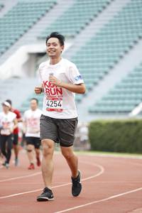 BIB: 2019, 4254
                            <button type="button" onclick="openModal(6000047)" class="btn btn-primary btn-sm float-right btn-popup" data-toggle="modal" data-target=".modal-high-quality">
                        <i class="fas fa-shopping-cart"></i> Add to Cart
                    </button>
                                            <button type="button" onclick="isThisMe(6000047, true)" class="btn btn-success btn-sm float-right btn-popup btn-isme hidden" data-toggle="tooltip" data-placement="bottom" title="นี่คือรูปของคุณใช่ไหม คลิกที่นี่เพื่อเอาเข้าอัลบั้ม">
                        <i class="fas fa-plus"></i> Add to album
                    </button>
                    <button type="button" onclick="isThisMe(6000047, false)" class="btn btn-warning btn-sm float-right btn-popup btn-isnotme hidden">
                        <i class="fas fa-ban"></i> Remove from album
                    </button>