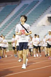 BIB: 8122
                            <button type="button" onclick="openModal(5977186)" class="btn btn-primary btn-sm float-right btn-popup" data-toggle="modal" data-target=".modal-high-quality">
                        <i class="fas fa-shopping-cart"></i> Add to Cart
                    </button>
                                            <button type="button" onclick="isThisMe(5977186, true)" class="btn btn-success btn-sm float-right btn-popup btn-isme hidden" data-toggle="tooltip" data-placement="bottom" title="นี่คือรูปของคุณใช่ไหม คลิกที่นี่เพื่อเอาเข้าอัลบั้ม">
                        <i class="fas fa-plus"></i> Add to album
                    </button>
                    <button type="button" onclick="isThisMe(5977186, false)" class="btn btn-warning btn-sm float-right btn-popup btn-isnotme hidden">
                        <i class="fas fa-ban"></i> Remove from album
                    </button>