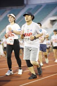 BIB: 719, 169
                            <button type="button" onclick="openModal(5975233)" class="btn btn-primary btn-sm float-right btn-popup" data-toggle="modal" data-target=".modal-high-quality">
                        <i class="fas fa-shopping-cart"></i> Add to Cart
                    </button>
                                            <button type="button" onclick="isThisMe(5975233, true)" class="btn btn-success btn-sm float-right btn-popup btn-isme hidden" data-toggle="tooltip" data-placement="bottom" title="นี่คือรูปของคุณใช่ไหม คลิกที่นี่เพื่อเอาเข้าอัลบั้ม">
                        <i class="fas fa-plus"></i> Add to album
                    </button>
                    <button type="button" onclick="isThisMe(5975233, false)" class="btn btn-warning btn-sm float-right btn-popup btn-isnotme hidden">
                        <i class="fas fa-ban"></i> Remove from album
                    </button>