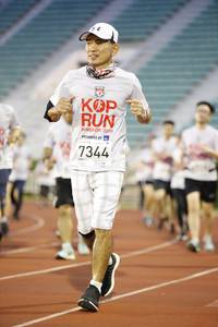 BIB: 2019, 7344
                            <button type="button" onclick="openModal(5975517)" class="btn btn-primary btn-sm float-right btn-popup" data-toggle="modal" data-target=".modal-high-quality">
                        <i class="fas fa-shopping-cart"></i> Add to Cart
                    </button>
                                            <button type="button" onclick="isThisMe(5975517, true)" class="btn btn-success btn-sm float-right btn-popup btn-isme hidden" data-toggle="tooltip" data-placement="bottom" title="นี่คือรูปของคุณใช่ไหม คลิกที่นี่เพื่อเอาเข้าอัลบั้ม">
                        <i class="fas fa-plus"></i> Add to album
                    </button>
                    <button type="button" onclick="isThisMe(5975517, false)" class="btn btn-warning btn-sm float-right btn-popup btn-isnotme hidden">
                        <i class="fas fa-ban"></i> Remove from album
                    </button>