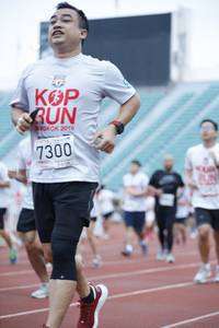 BIB: 2019, 7300
                            <button type="button" onclick="openModal(5995776)" class="btn btn-primary btn-sm float-right btn-popup" data-toggle="modal" data-target=".modal-high-quality">
                        <i class="fas fa-shopping-cart"></i> Add to Cart
                    </button>
                                            <button type="button" onclick="isThisMe(5995776, true)" class="btn btn-success btn-sm float-right btn-popup btn-isme hidden" data-toggle="tooltip" data-placement="bottom" title="นี่คือรูปของคุณใช่ไหม คลิกที่นี่เพื่อเอาเข้าอัลบั้ม">
                        <i class="fas fa-plus"></i> Add to album
                    </button>
                    <button type="button" onclick="isThisMe(5995776, false)" class="btn btn-warning btn-sm float-right btn-popup btn-isnotme hidden">
                        <i class="fas fa-ban"></i> Remove from album
                    </button>