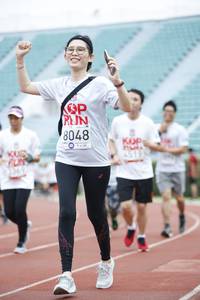 BIB: 8048, 4519
                            <button type="button" onclick="openModal(5997612)" class="btn btn-primary btn-sm float-right btn-popup" data-toggle="modal" data-target=".modal-high-quality">
                        <i class="fas fa-shopping-cart"></i> Add to Cart
                    </button>
                                            <button type="button" onclick="isThisMe(5997612, true)" class="btn btn-success btn-sm float-right btn-popup btn-isme hidden" data-toggle="tooltip" data-placement="bottom" title="นี่คือรูปของคุณใช่ไหม คลิกที่นี่เพื่อเอาเข้าอัลบั้ม">
                        <i class="fas fa-plus"></i> Add to album
                    </button>
                    <button type="button" onclick="isThisMe(5997612, false)" class="btn btn-warning btn-sm float-right btn-popup btn-isnotme hidden">
                        <i class="fas fa-ban"></i> Remove from album
                    </button>