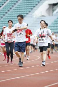 BIB: 5692, 6885, 6884
                            <button type="button" onclick="openModal(5998549)" class="btn btn-primary btn-sm float-right btn-popup" data-toggle="modal" data-target=".modal-high-quality">
                        <i class="fas fa-shopping-cart"></i> Add to Cart
                    </button>
                                            <button type="button" onclick="isThisMe(5998549, true)" class="btn btn-success btn-sm float-right btn-popup btn-isme hidden" data-toggle="tooltip" data-placement="bottom" title="นี่คือรูปของคุณใช่ไหม คลิกที่นี่เพื่อเอาเข้าอัลบั้ม">
                        <i class="fas fa-plus"></i> Add to album
                    </button>
                    <button type="button" onclick="isThisMe(5998549, false)" class="btn btn-warning btn-sm float-right btn-popup btn-isnotme hidden">
                        <i class="fas fa-ban"></i> Remove from album
                    </button>