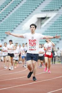 BIB: 4293
                            <button type="button" onclick="openModal(5998428)" class="btn btn-primary btn-sm float-right btn-popup" data-toggle="modal" data-target=".modal-high-quality">
                        <i class="fas fa-shopping-cart"></i> Add to Cart
                    </button>
                                            <button type="button" onclick="isThisMe(5998428, true)" class="btn btn-success btn-sm float-right btn-popup btn-isme hidden" data-toggle="tooltip" data-placement="bottom" title="นี่คือรูปของคุณใช่ไหม คลิกที่นี่เพื่อเอาเข้าอัลบั้ม">
                        <i class="fas fa-plus"></i> Add to album
                    </button>
                    <button type="button" onclick="isThisMe(5998428, false)" class="btn btn-warning btn-sm float-right btn-popup btn-isnotme hidden">
                        <i class="fas fa-ban"></i> Remove from album
                    </button>