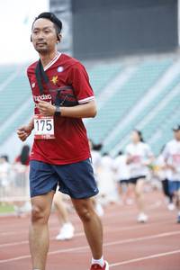 BIB: 175
                            <button type="button" onclick="openModal(5997915)" class="btn btn-primary btn-sm float-right btn-popup" data-toggle="modal" data-target=".modal-high-quality">
                        <i class="fas fa-shopping-cart"></i> Add to Cart
                    </button>
                                            <button type="button" onclick="isThisMe(5997915, true)" class="btn btn-success btn-sm float-right btn-popup btn-isme hidden" data-toggle="tooltip" data-placement="bottom" title="นี่คือรูปของคุณใช่ไหม คลิกที่นี่เพื่อเอาเข้าอัลบั้ม">
                        <i class="fas fa-plus"></i> Add to album
                    </button>
                    <button type="button" onclick="isThisMe(5997915, false)" class="btn btn-warning btn-sm float-right btn-popup btn-isnotme hidden">
                        <i class="fas fa-ban"></i> Remove from album
                    </button>