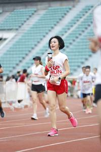 BIB: 201
                            <button type="button" onclick="openModal(5998448)" class="btn btn-primary btn-sm float-right btn-popup" data-toggle="modal" data-target=".modal-high-quality">
                        <i class="fas fa-shopping-cart"></i> Add to Cart
                    </button>
                                            <button type="button" onclick="isThisMe(5998448, true)" class="btn btn-success btn-sm float-right btn-popup btn-isme hidden" data-toggle="tooltip" data-placement="bottom" title="นี่คือรูปของคุณใช่ไหม คลิกที่นี่เพื่อเอาเข้าอัลบั้ม">
                        <i class="fas fa-plus"></i> Add to album
                    </button>
                    <button type="button" onclick="isThisMe(5998448, false)" class="btn btn-warning btn-sm float-right btn-popup btn-isnotme hidden">
                        <i class="fas fa-ban"></i> Remove from album
                    </button>