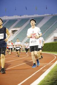 BIB: 6520
                            <button type="button" onclick="openModal(5967656)" class="btn btn-primary btn-sm float-right btn-popup" data-toggle="modal" data-target=".modal-high-quality">
                        <i class="fas fa-shopping-cart"></i> Add to Cart
                    </button>
                                            <button type="button" onclick="isThisMe(5967656, true)" class="btn btn-success btn-sm float-right btn-popup btn-isme hidden" data-toggle="tooltip" data-placement="bottom" title="นี่คือรูปของคุณใช่ไหม คลิกที่นี่เพื่อเอาเข้าอัลบั้ม">
                        <i class="fas fa-plus"></i> Add to album
                    </button>
                    <button type="button" onclick="isThisMe(5967656, false)" class="btn btn-warning btn-sm float-right btn-popup btn-isnotme hidden">
                        <i class="fas fa-ban"></i> Remove from album
                    </button>