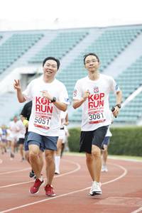 BIB: 2015, 3081, 5051
                            <button type="button" onclick="openModal(5999611)" class="btn btn-primary btn-sm float-right btn-popup" data-toggle="modal" data-target=".modal-high-quality">
                        <i class="fas fa-shopping-cart"></i> Add to Cart
                    </button>
                                            <button type="button" onclick="isThisMe(5999611, true)" class="btn btn-success btn-sm float-right btn-popup btn-isme hidden" data-toggle="tooltip" data-placement="bottom" title="นี่คือรูปของคุณใช่ไหม คลิกที่นี่เพื่อเอาเข้าอัลบั้ม">
                        <i class="fas fa-plus"></i> Add to album
                    </button>
                    <button type="button" onclick="isThisMe(5999611, false)" class="btn btn-warning btn-sm float-right btn-popup btn-isnotme hidden">
                        <i class="fas fa-ban"></i> Remove from album
                    </button>