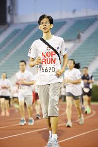 BIB: 6690
                            <button type="button" onclick="openModal(5978763)" class="btn btn-primary btn-sm float-right btn-popup" data-toggle="modal" data-target=".modal-high-quality">
                        <i class="fas fa-shopping-cart"></i> Add to Cart
                    </button>
                                            <button type="button" onclick="isThisMe(5978763, true)" class="btn btn-success btn-sm float-right btn-popup btn-isme hidden" data-toggle="tooltip" data-placement="bottom" title="นี่คือรูปของคุณใช่ไหม คลิกที่นี่เพื่อเอาเข้าอัลบั้ม">
                        <i class="fas fa-plus"></i> Add to album
                    </button>
                    <button type="button" onclick="isThisMe(5978763, false)" class="btn btn-warning btn-sm float-right btn-popup btn-isnotme hidden">
                        <i class="fas fa-ban"></i> Remove from album
                    </button>