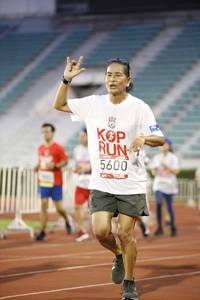 BIB: 5600
                            <button type="button" onclick="openModal(5970877)" class="btn btn-primary btn-sm float-right btn-popup" data-toggle="modal" data-target=".modal-high-quality">
                        <i class="fas fa-shopping-cart"></i> Add to Cart
                    </button>
                                            <button type="button" onclick="isThisMe(5970877, true)" class="btn btn-success btn-sm float-right btn-popup btn-isme hidden" data-toggle="tooltip" data-placement="bottom" title="นี่คือรูปของคุณใช่ไหม คลิกที่นี่เพื่อเอาเข้าอัลบั้ม">
                        <i class="fas fa-plus"></i> Add to album
                    </button>
                    <button type="button" onclick="isThisMe(5970877, false)" class="btn btn-warning btn-sm float-right btn-popup btn-isnotme hidden">
                        <i class="fas fa-ban"></i> Remove from album
                    </button>