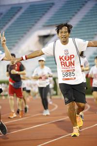 BIB: 201, 5885
                            <button type="button" onclick="openModal(5978250)" class="btn btn-primary btn-sm float-right btn-popup" data-toggle="modal" data-target=".modal-high-quality">
                        <i class="fas fa-shopping-cart"></i> Add to Cart
                    </button>
                                            <button type="button" onclick="isThisMe(5978250, true)" class="btn btn-success btn-sm float-right btn-popup btn-isme hidden" data-toggle="tooltip" data-placement="bottom" title="นี่คือรูปของคุณใช่ไหม คลิกที่นี่เพื่อเอาเข้าอัลบั้ม">
                        <i class="fas fa-plus"></i> Add to album
                    </button>
                    <button type="button" onclick="isThisMe(5978250, false)" class="btn btn-warning btn-sm float-right btn-popup btn-isnotme hidden">
                        <i class="fas fa-ban"></i> Remove from album
                    </button>